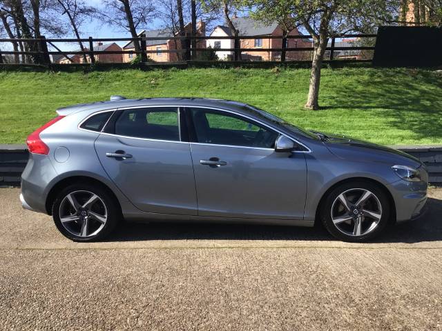 2016 Volvo V40 2.0 D2 [120] R DESIGN Lux Nav 5dr