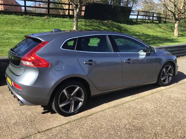 2016 Volvo V40 2.0 D2 [120] R DESIGN Lux Nav 5dr