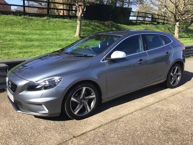 2016 Volvo V40 2.0 D2 [120] R DESIGN Lux Nav 5dr