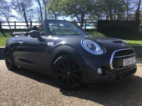 MINI CONVERTIBLE 2016 (16) at Spartan Car and Commercials Weedon
