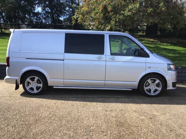 2013 Volkswagen Transporter 2.0 BiTDI 180PS Sportline Kombi Van