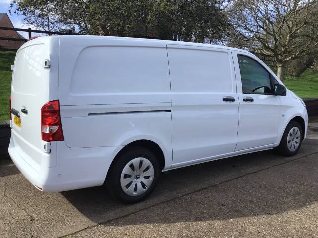 2020 Mercedes-Benz Vito 2.1 114CDI Progressive Van