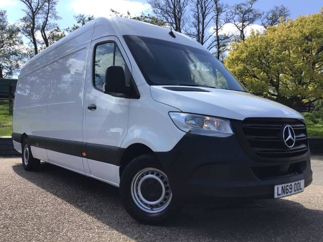Mercedes-Benz Sprinter 2.1 3.5t H2 Van Panel Van Diesel White