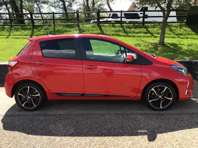 2017 Toyota Yaris 1.5 VVT-i Design 5dr