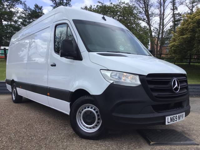 Mercedes-Benz Sprinter 2.1 3.5t H2 Van Panel Van Diesel White