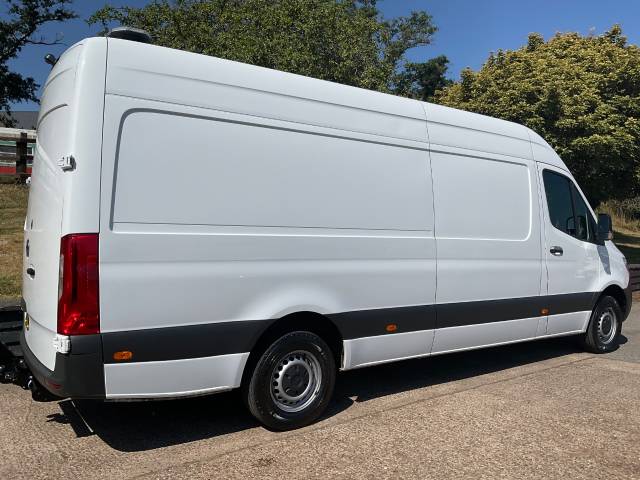2023 Mercedes-Benz Sprinter 2.0 3.5t H2 Progressive Van AIR CON
