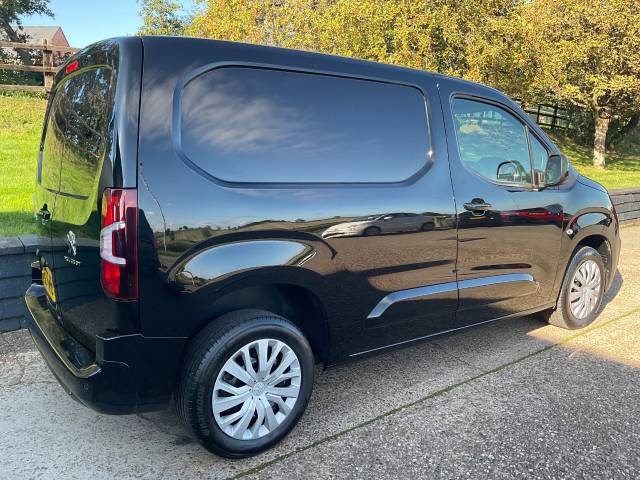 2023 Peugeot Partner 1000 1.5 BlueHDi 100 Asphalt Premium + Van